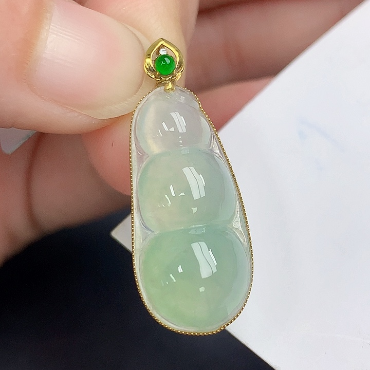 颈饰18K金镶嵌翡翠天然A货