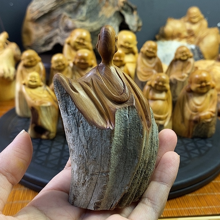 柏木（崖柏）无相佛