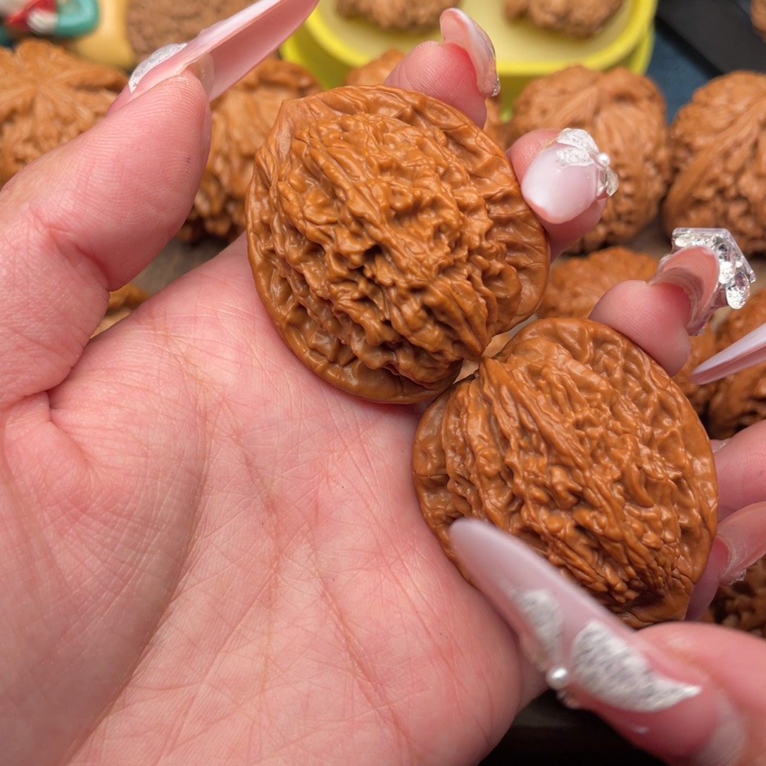 文玩核桃把件全品精配红皮山地虎头38.5