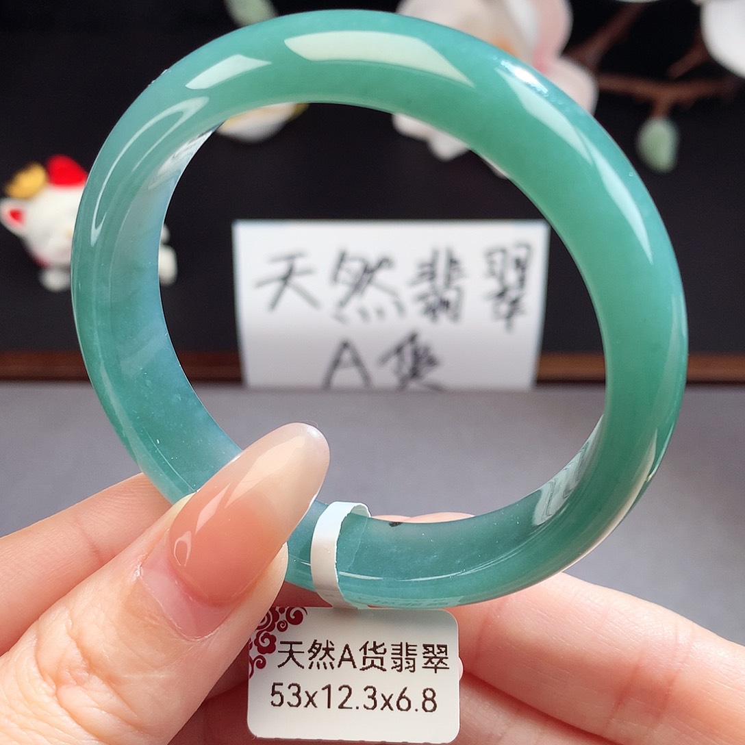 翡翠手镯（圆镯）未镶嵌