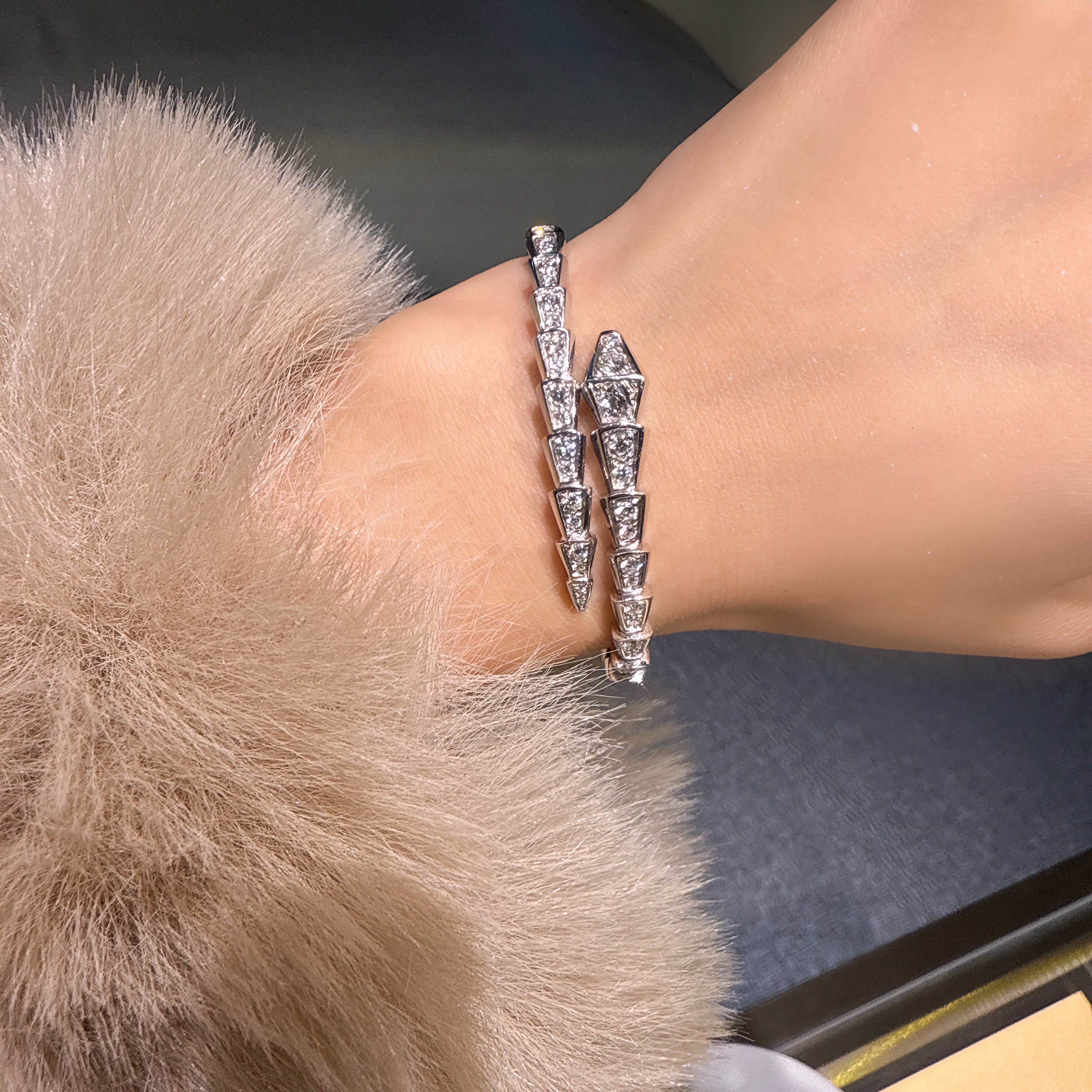 QANNA【满钻蛇手镯】【重金版】欧美时尚高级蛇骨鳞片豪华钻石手镯AY