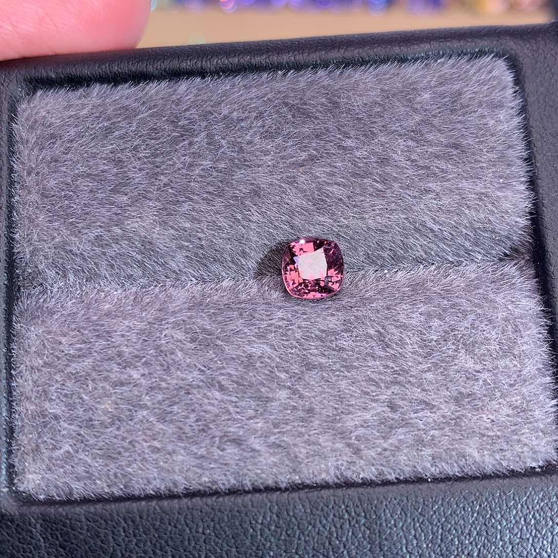 尖晶石裸石未镶嵌0.83ct
