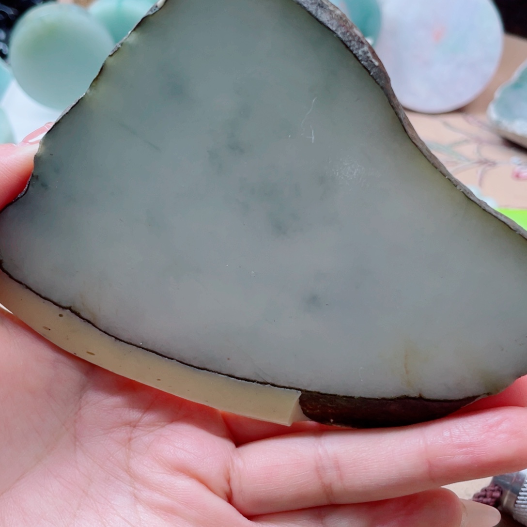 翡翠未镶嵌颈饰084……