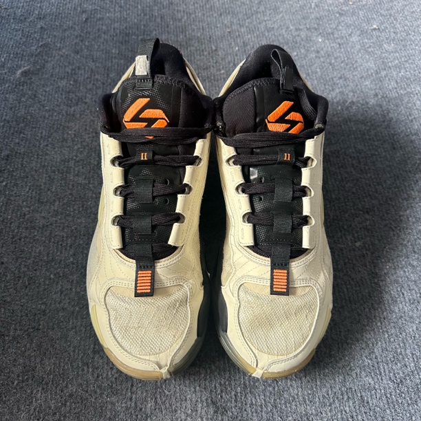 东77 43码 正品篮球鞋 