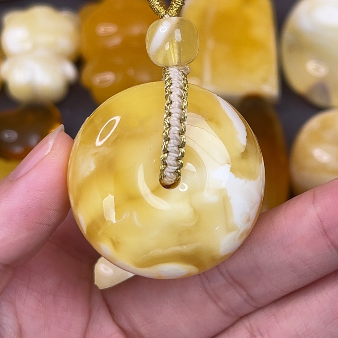 未镶嵌琥珀珠宝奇石