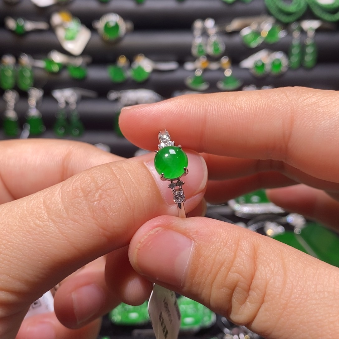 翡翠戒指银S925镶嵌天然翡翠