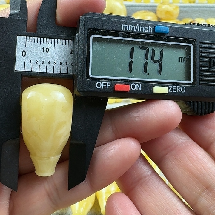 @***）蜜蜡未镶嵌裸石12