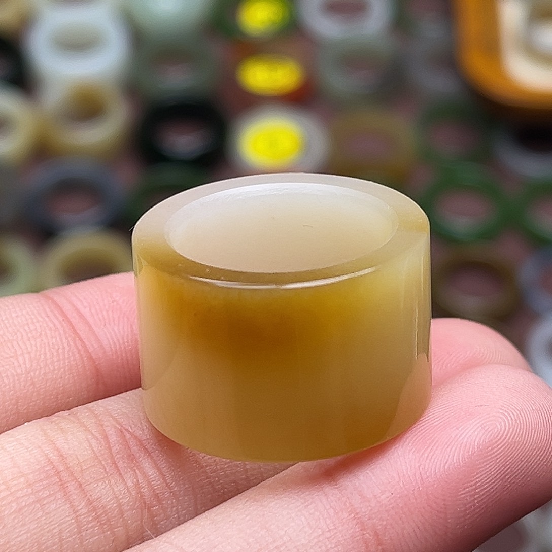 和田玉未镶嵌戒指18.5一口橘糖渐变