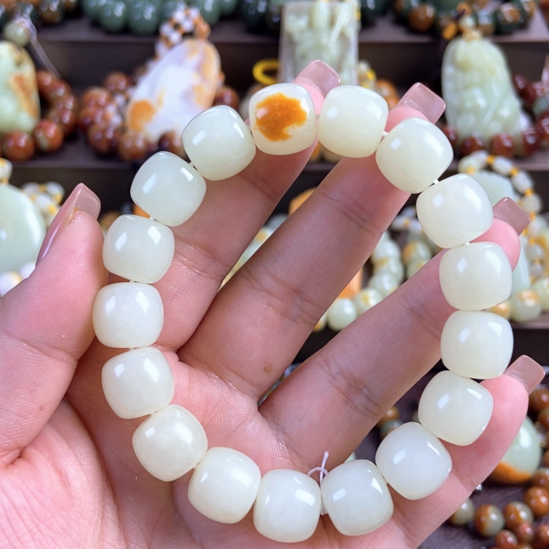 真***诚透闪石质玉未镶嵌手串