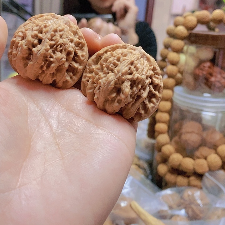 【闪购商品】文玩核桃把件43霞云岭