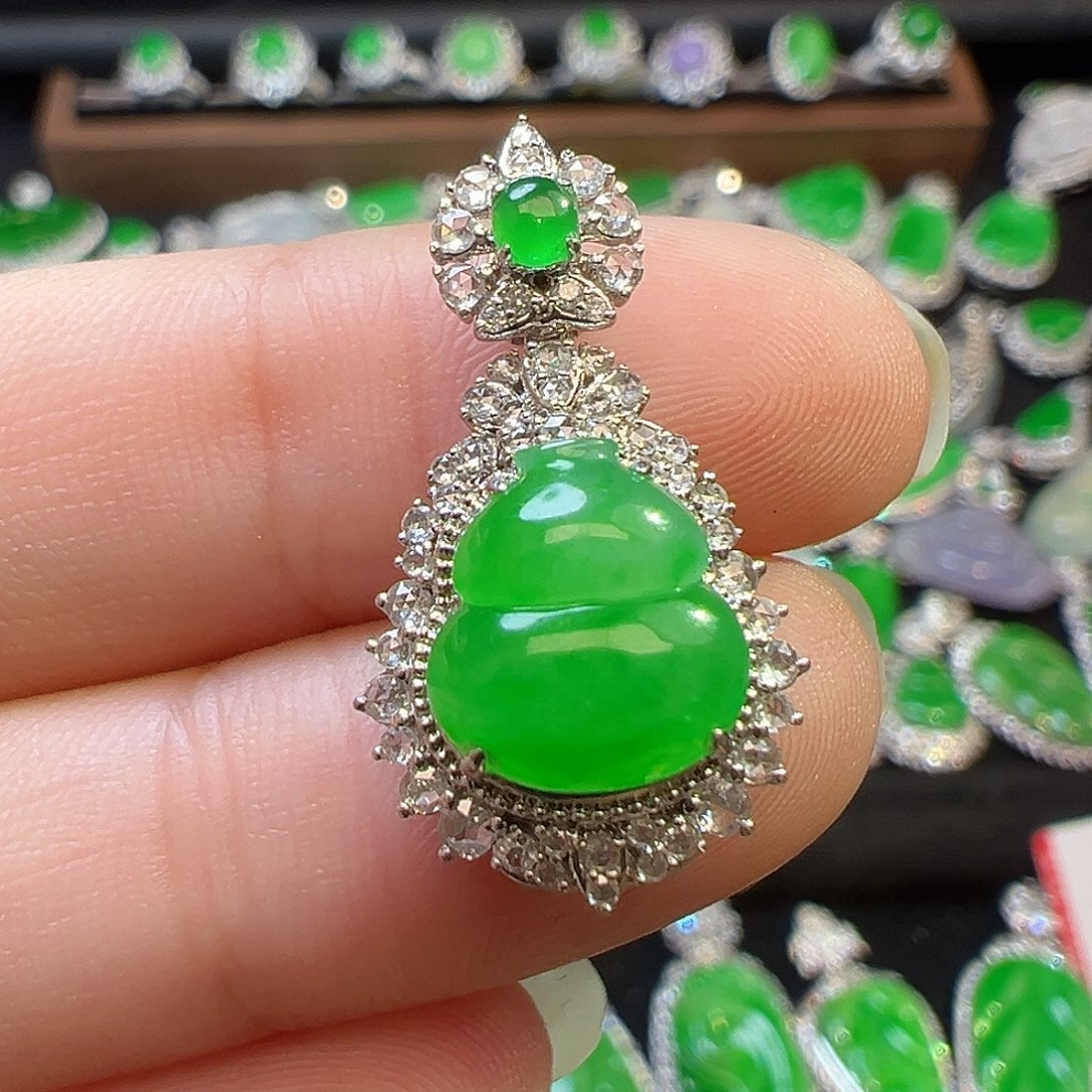 翡翠颈饰18K金镶嵌收货48小时鉴赏期