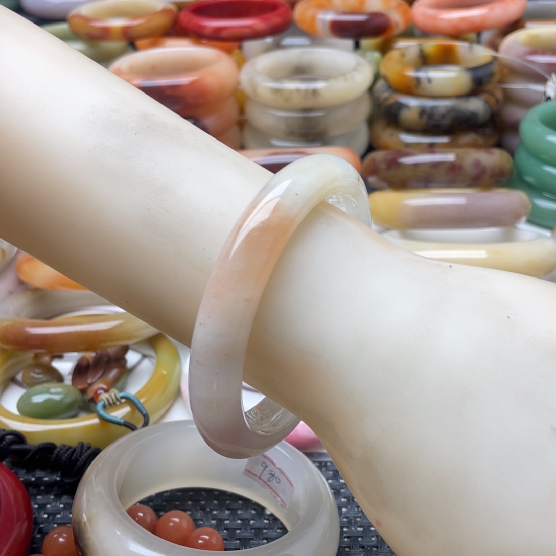 石英质玉未镶嵌手镯