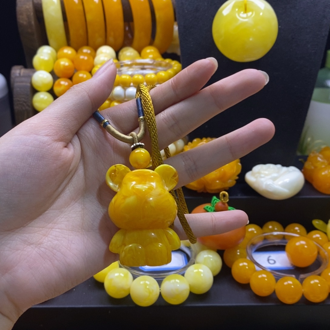 L****非金属全品无暇暴力熊吊坠