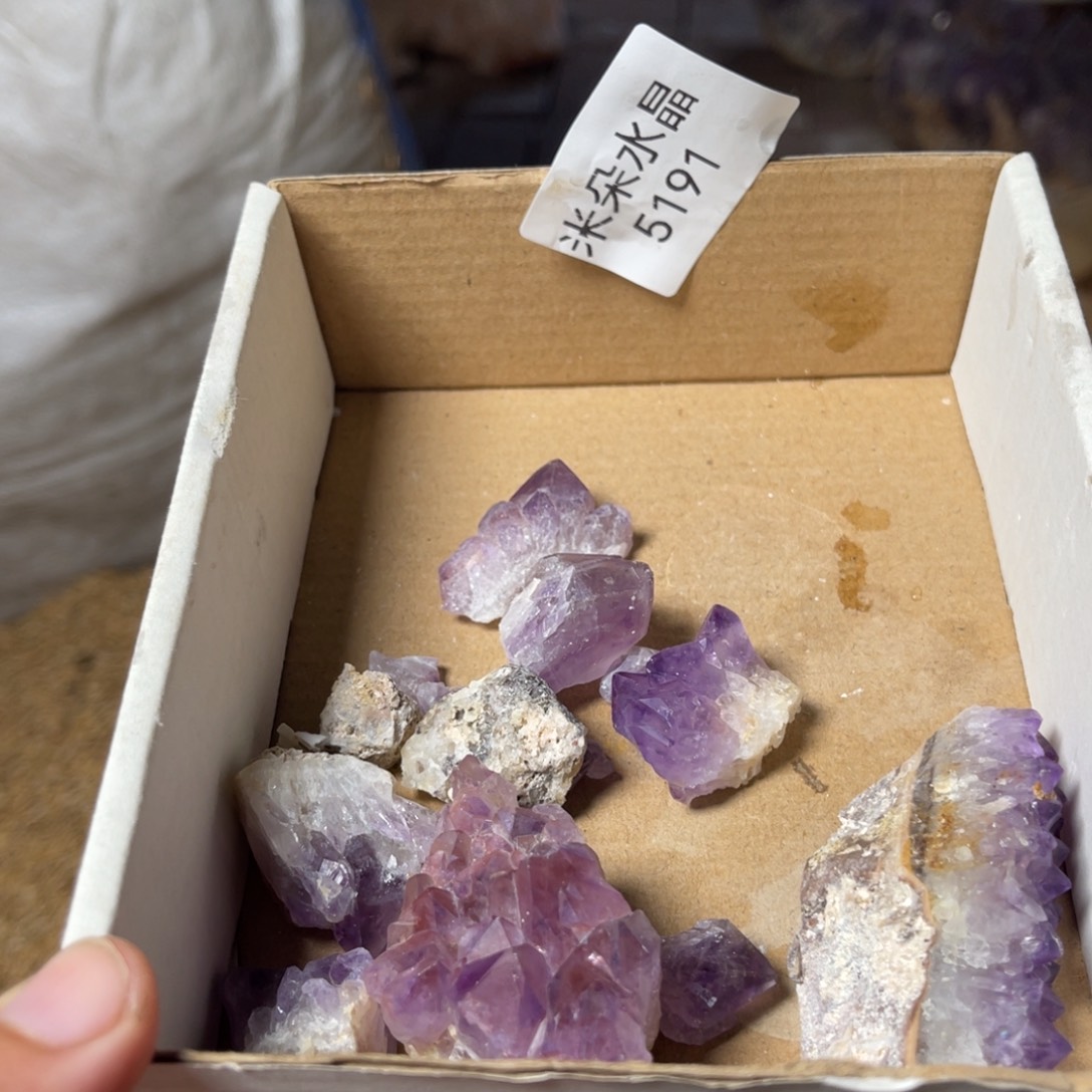 T***呀未镶嵌珠宝半成品水晶