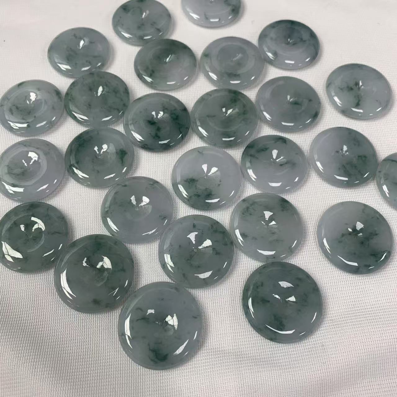 缅甸天然A货翡翠精致时尚素款飘花平安平安扣玉坠-多样性发其一