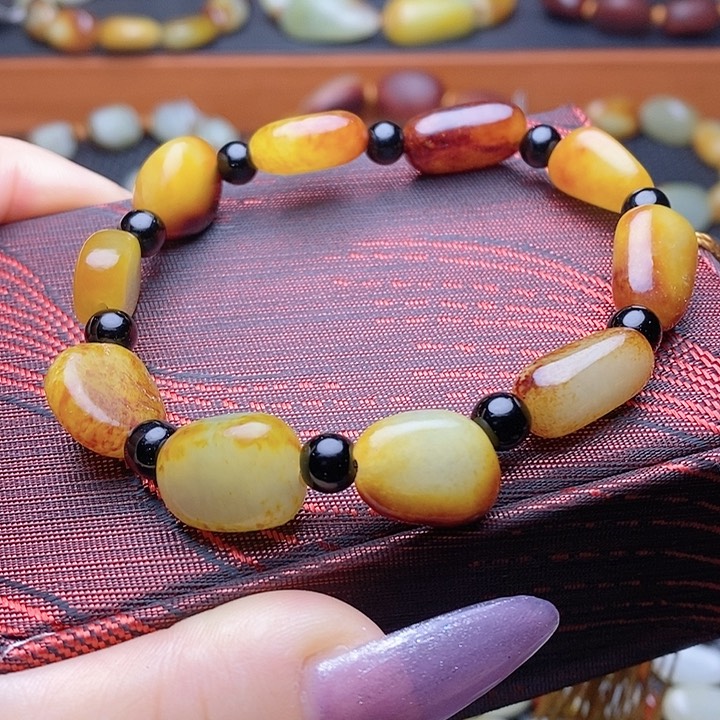 未镶嵌和田玉手链