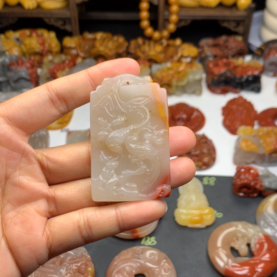 石英质玉（黄龙玉）挂件未镶嵌