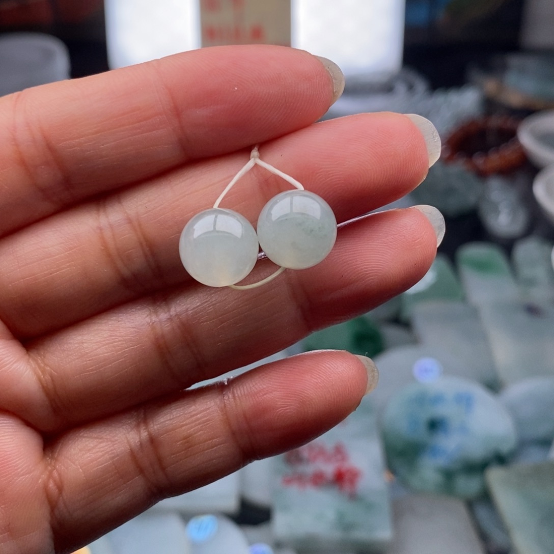 定制翡翠未镶嵌耳环