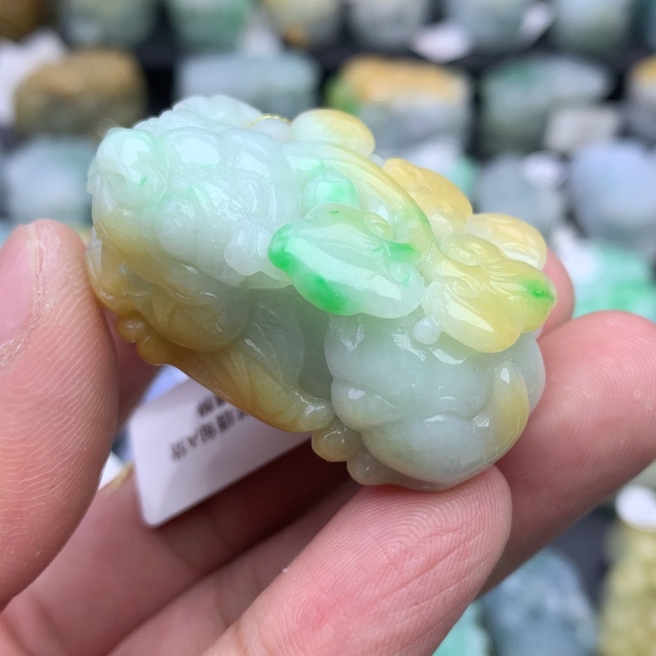 翡翠颈饰未镶嵌天然缅甸A货翡翠貔貅吊坠