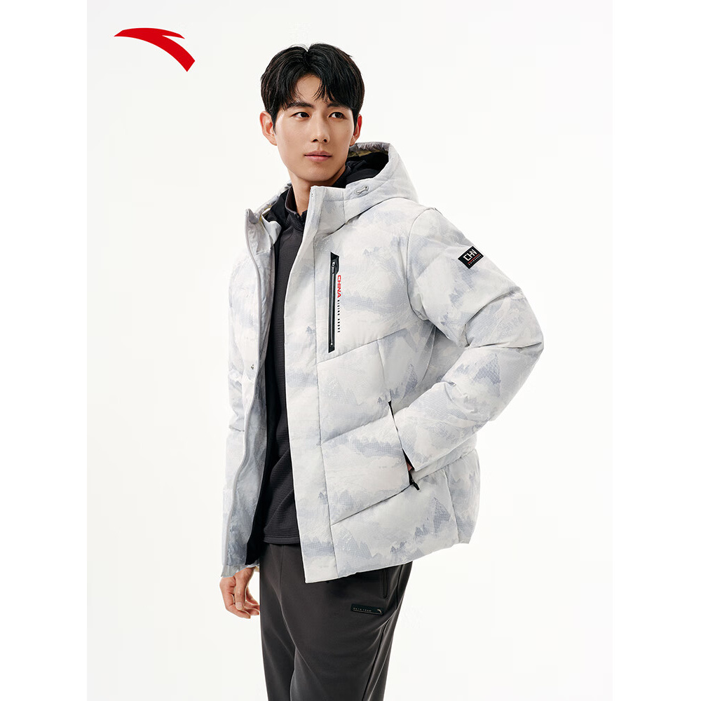 【林孝埈同款】安踏六度芯保暖满地印时尚百搭防泼水通勤男款羽绒服