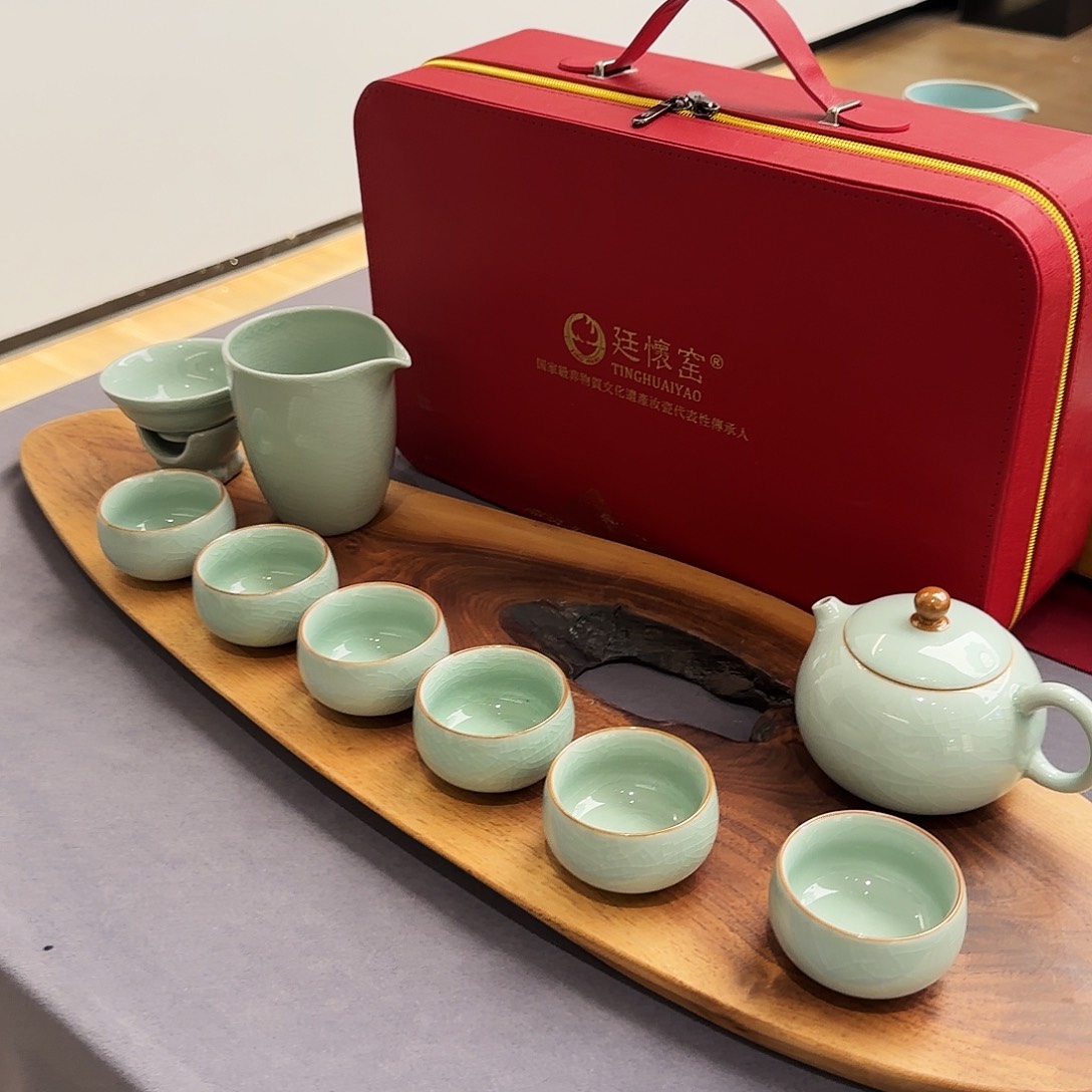 卵青色西施壶套装廷怀窑