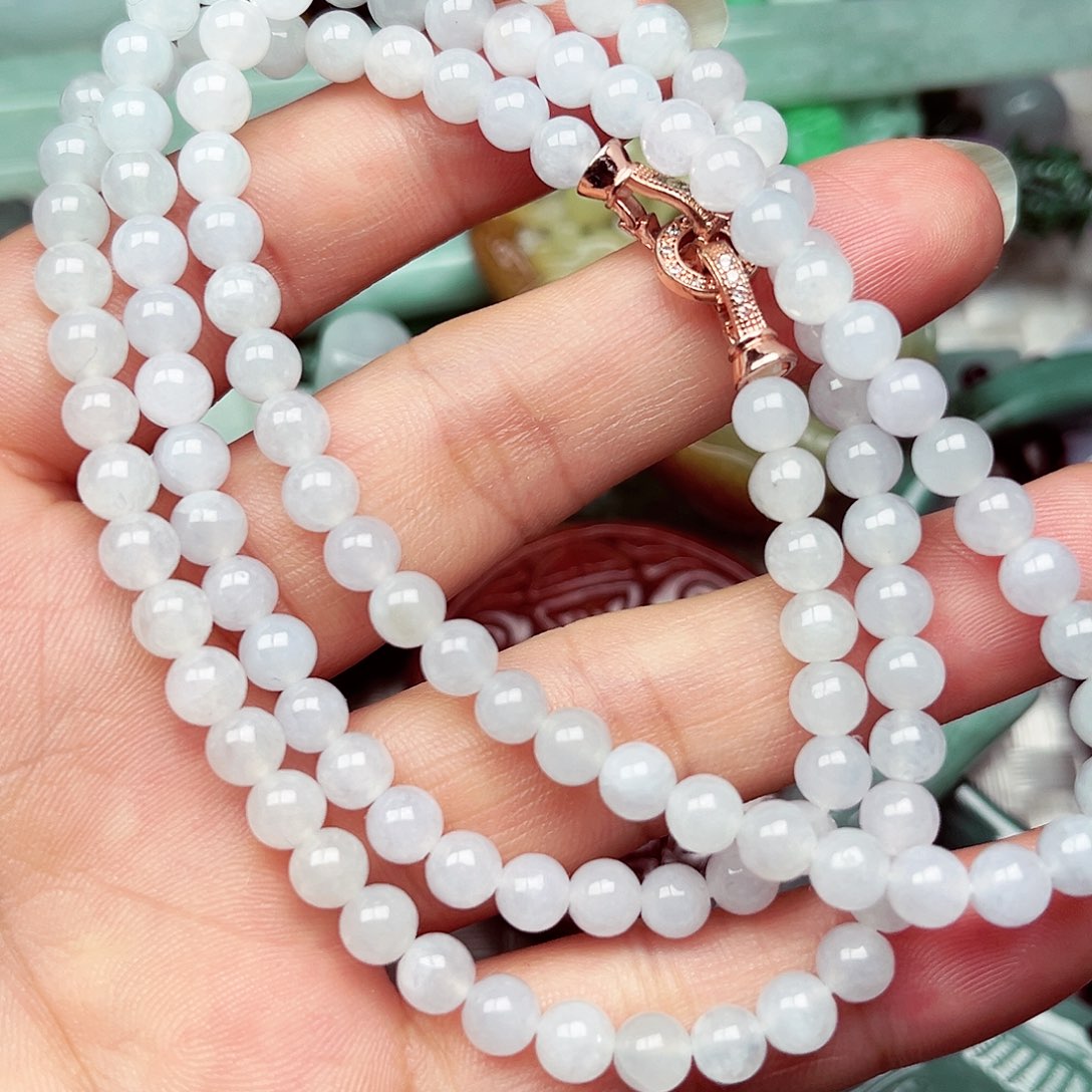 翡翠挂件未镶嵌翡翠