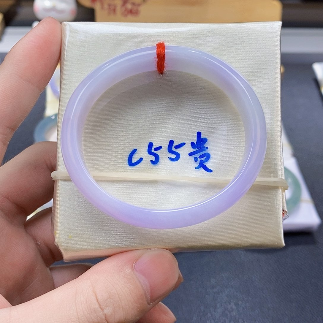 翡翠手镯未镶嵌翡翠手镯