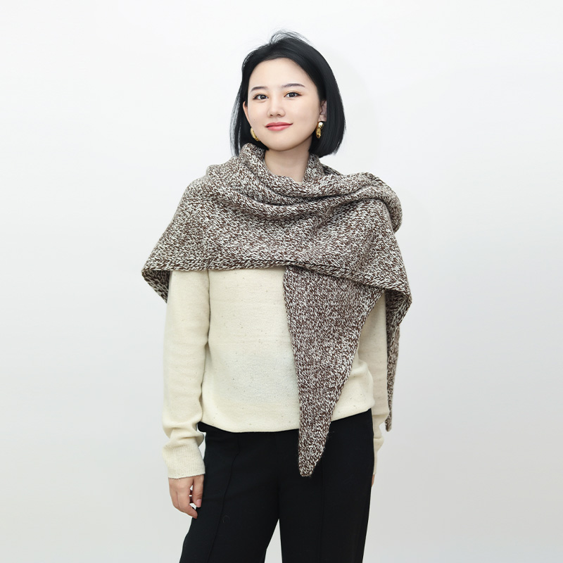 玉兰悠悠2025新款秋夹花大三角披肩保暖休闲保暖款围巾秋冬冬季