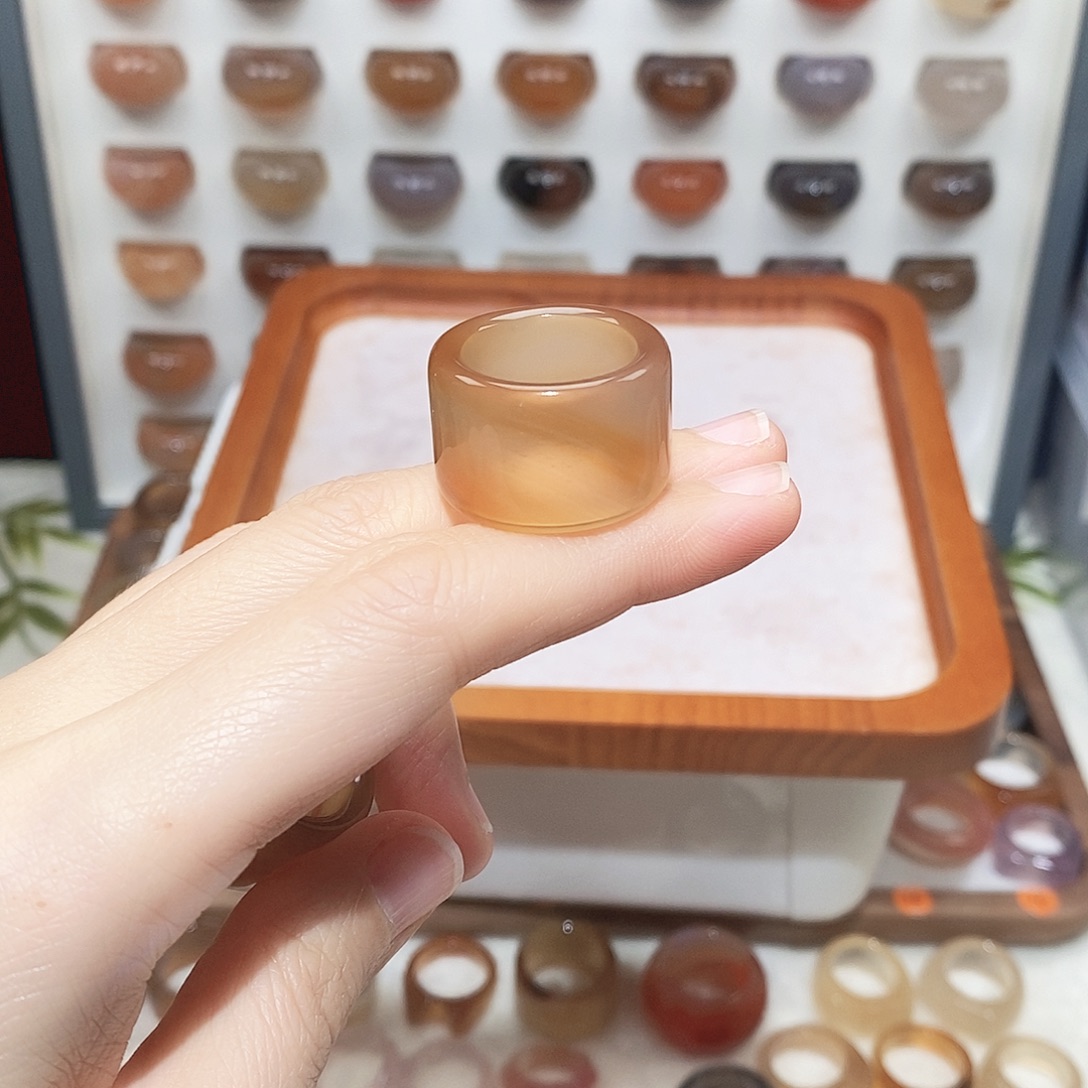 唔***玛瑙/玉髓未镶嵌戒指港17