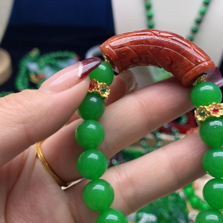 翡翠颈饰未镶嵌吊坠