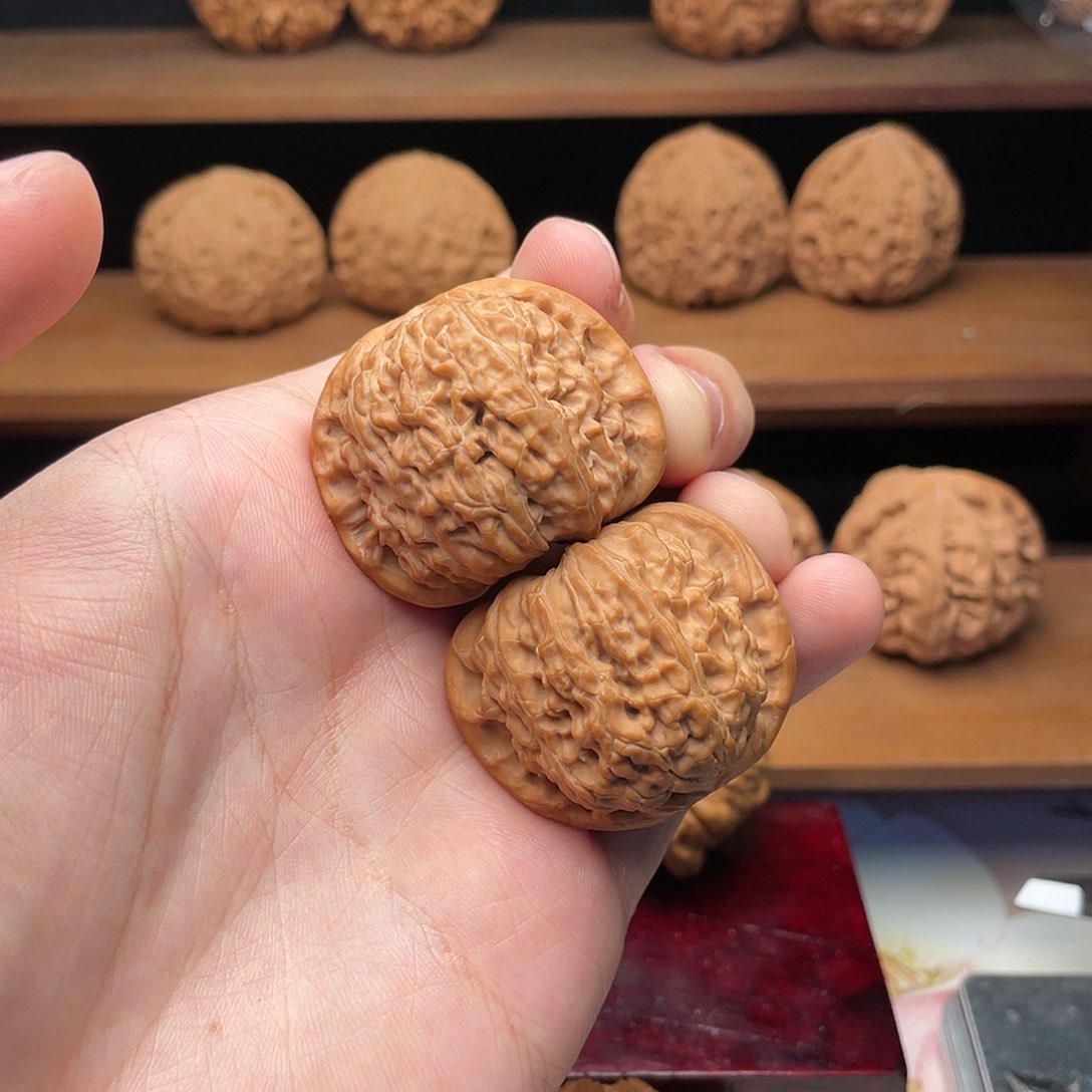 文玩核桃把件39红皮球白炸漏价