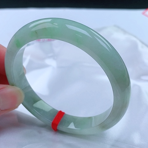 翡翠手镯未镶嵌8 号翡翠手镯