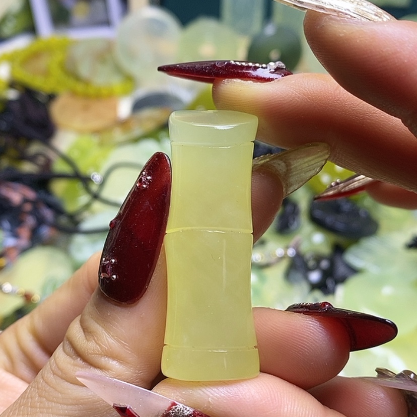 【闪购商品】蛇纹石玉颈饰未镶嵌