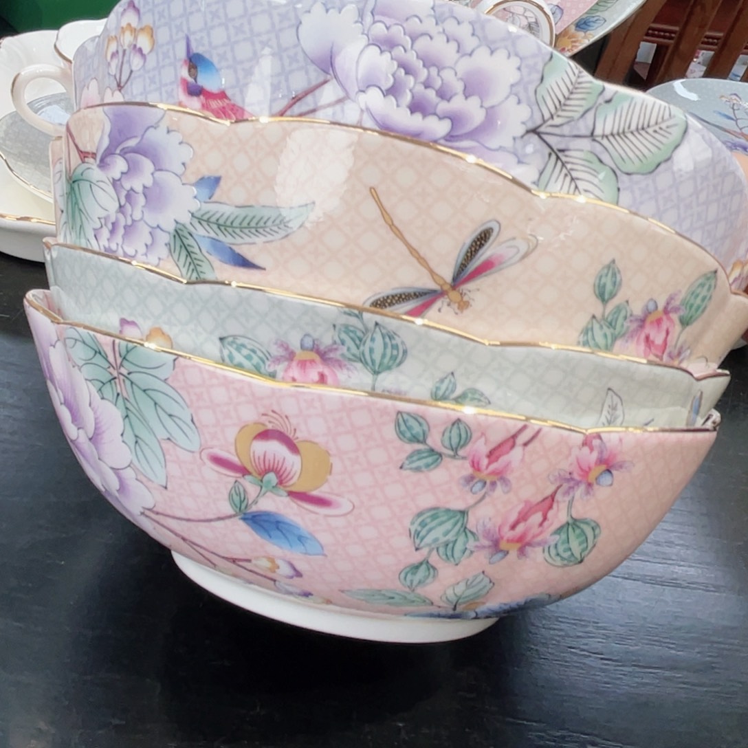 骨瓷四个梅花碗——————