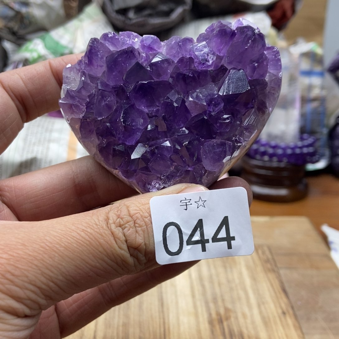 紫晶天然水晶摆件未镶嵌