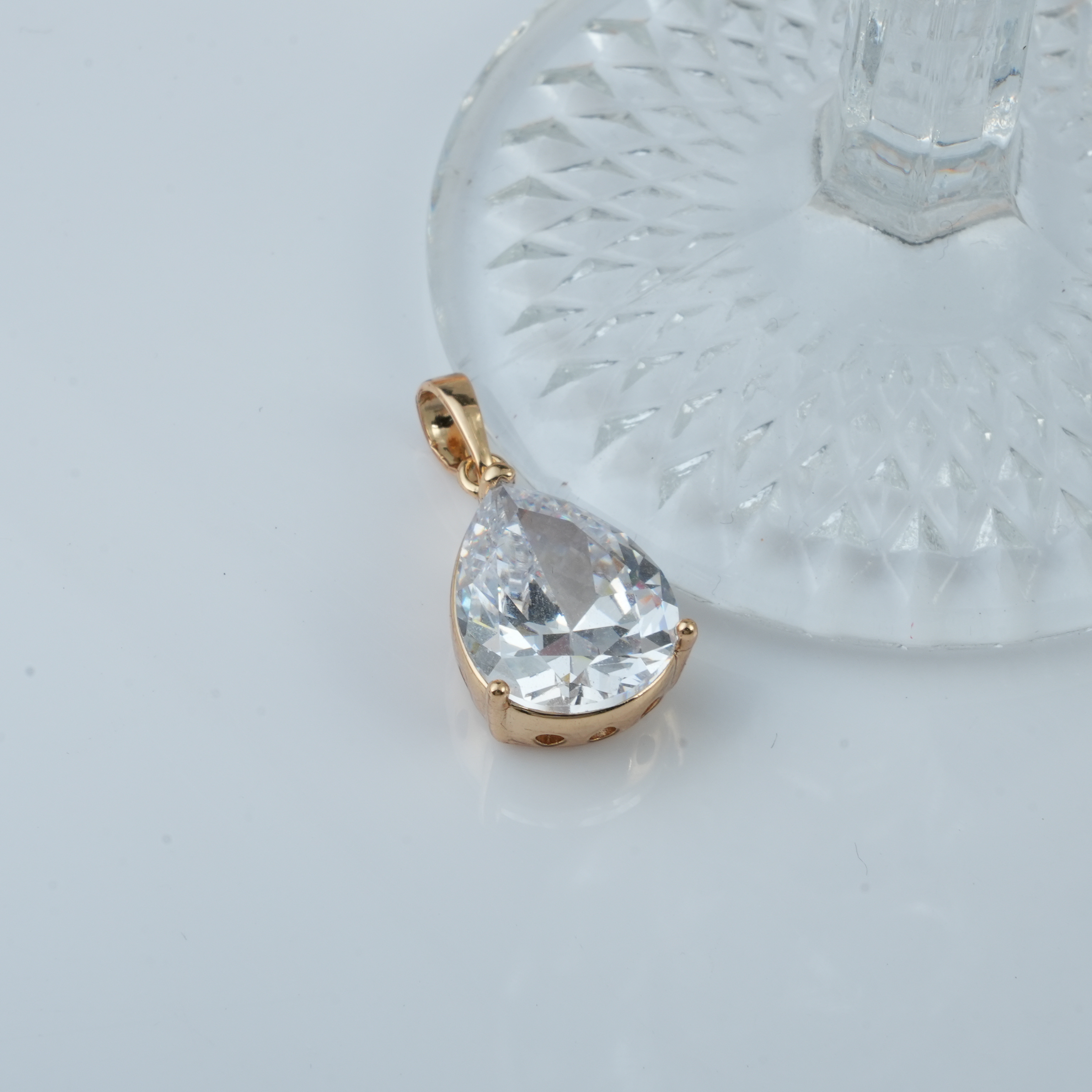 精品水滴白吊坠——————高货DW8