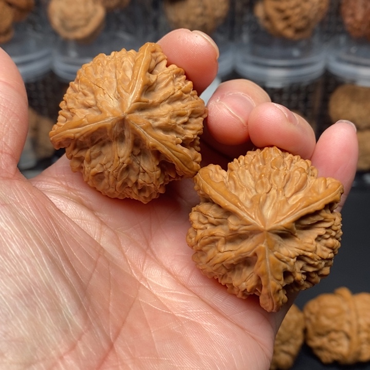 文玩核桃吊坠文山奔