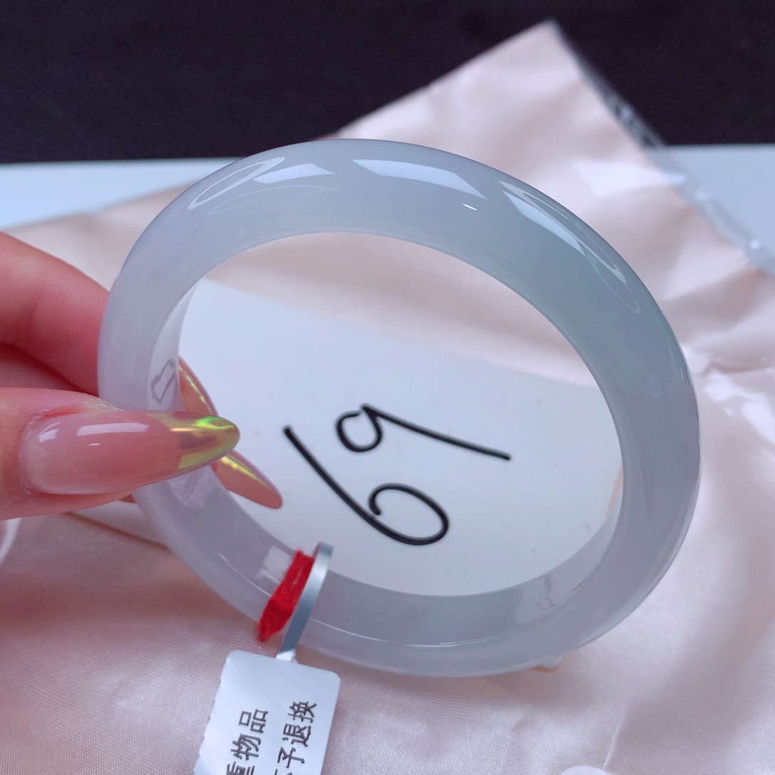 翡翠手镯未镶嵌翡翠57