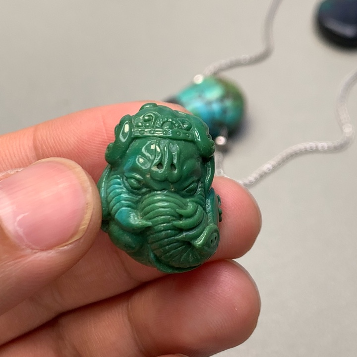 绿松石未镶嵌颈饰