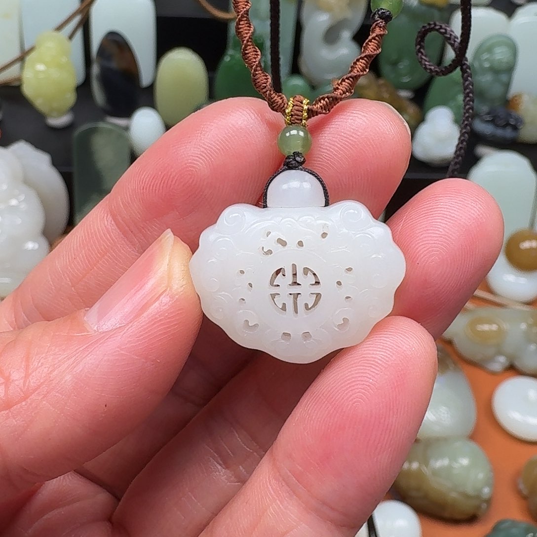 和田玉颈饰未镶嵌