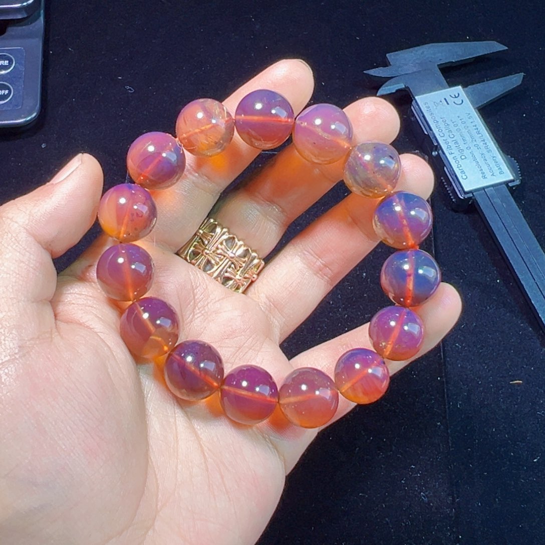 琥珀裸石未镶嵌琥珀