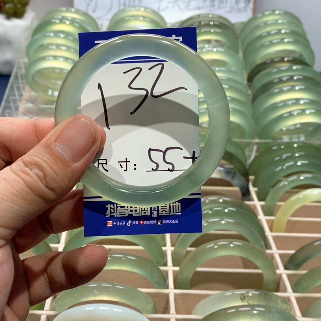 岫玉手镯未镶嵌手镯