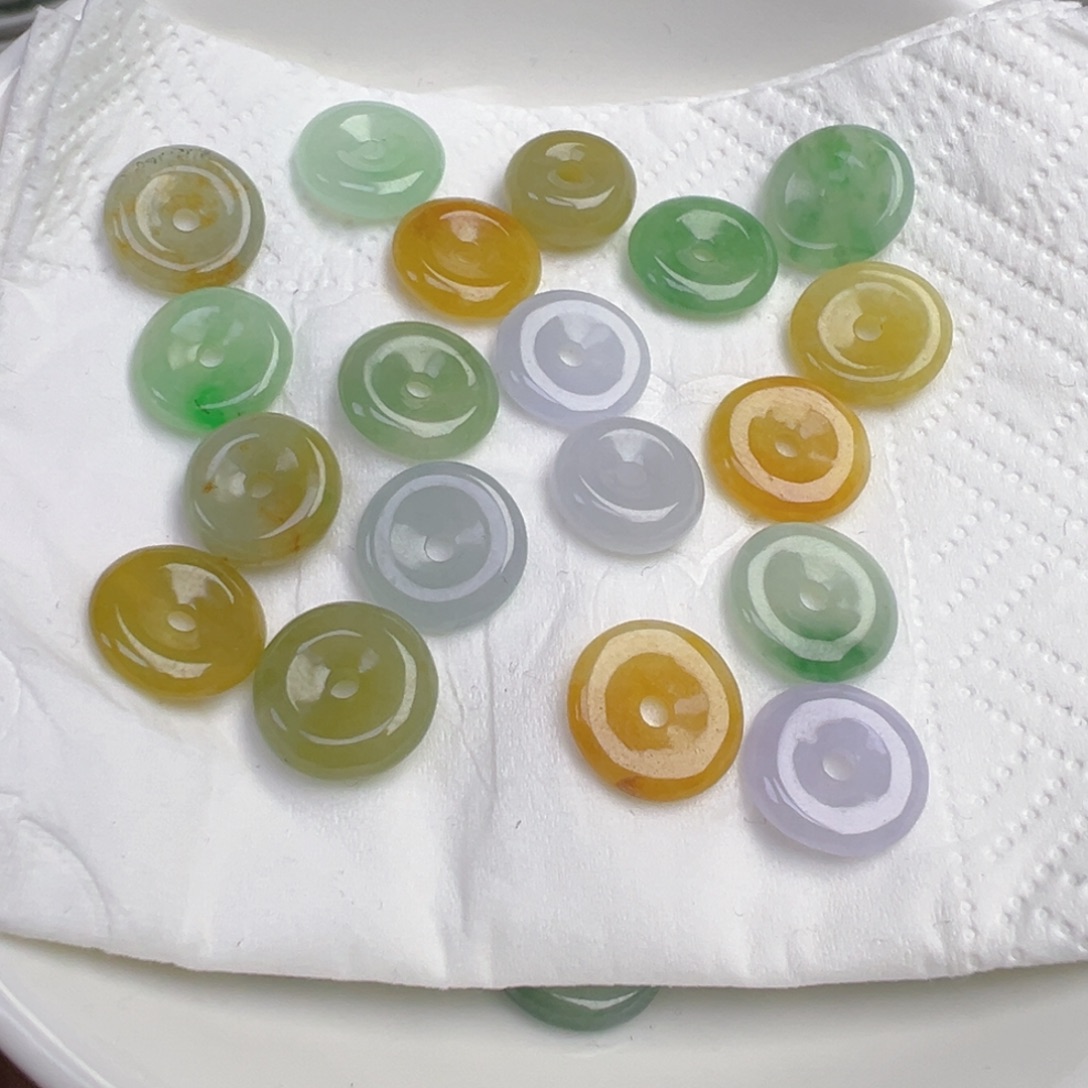 翡翠散珠平安扣一颗