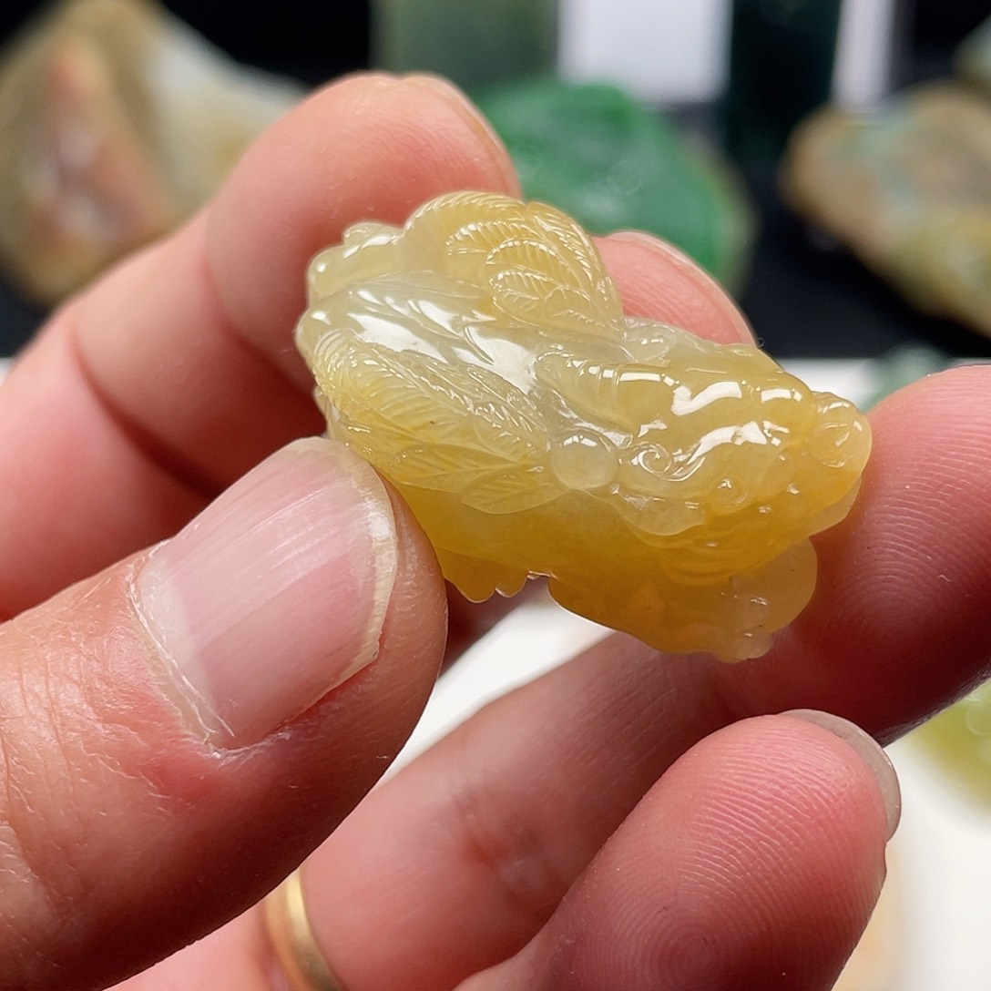 翡翠颈饰未镶嵌缅甸天然Ａ货翡翠