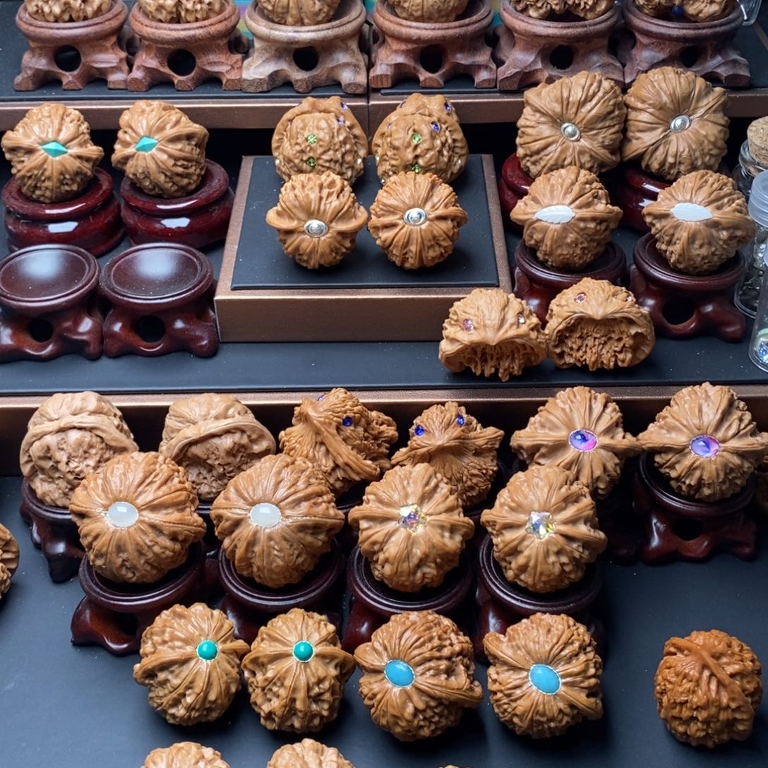 充***。文玩核桃吊坠镶嵌