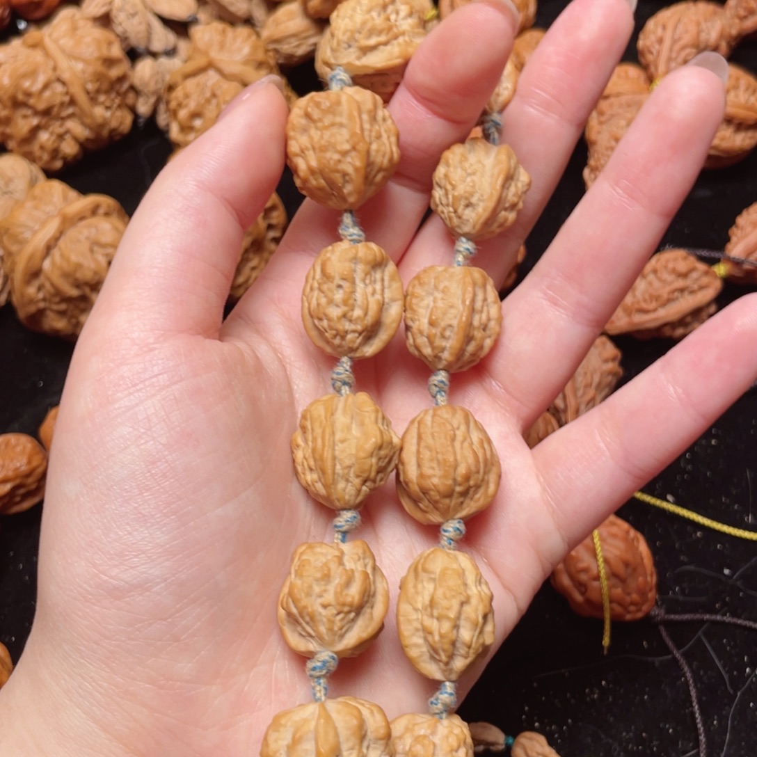 红***剑吊坠文玩核桃蛤蟆