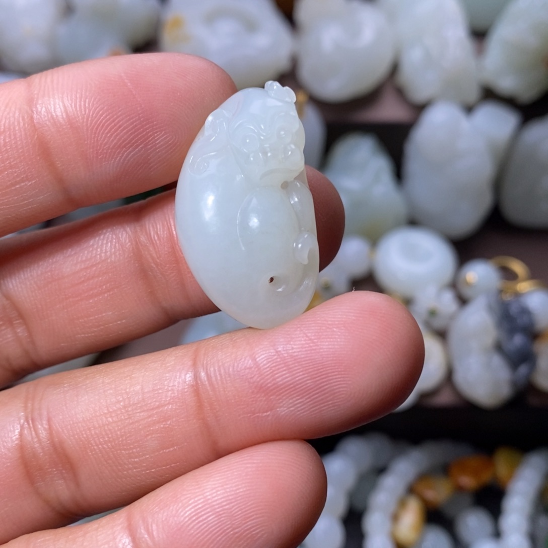 和田玉颈饰未镶嵌