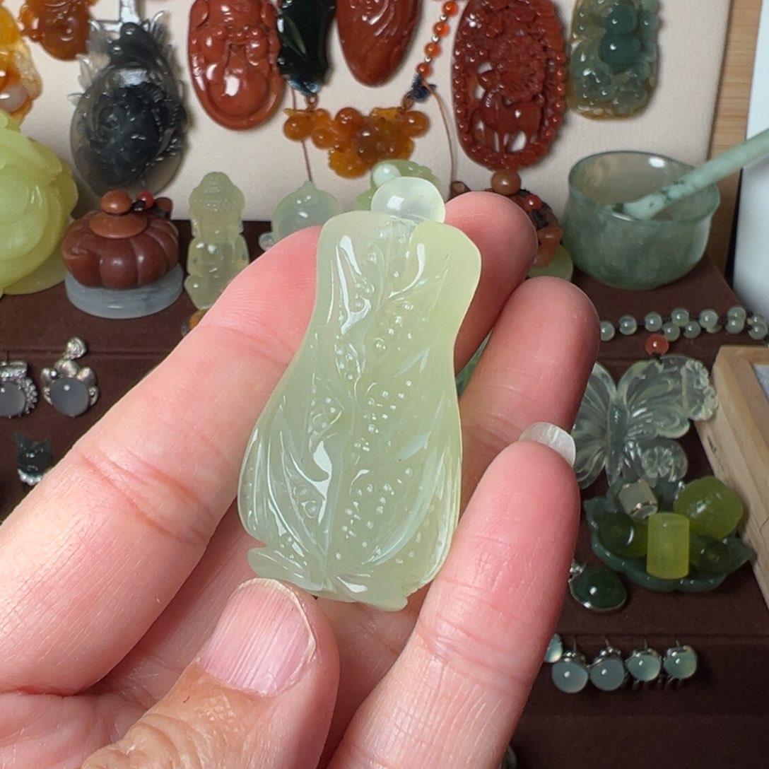 蛇纹石玉吊坠(赠链)未镶嵌