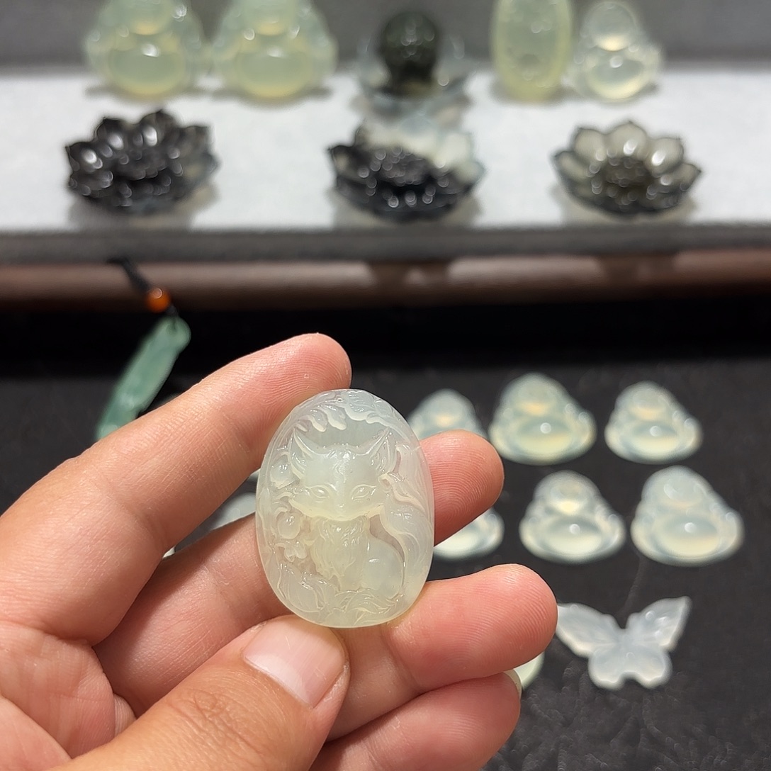 未镶嵌蛇纹石玉颈饰