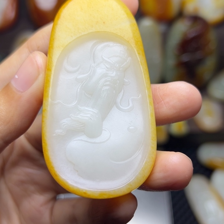 和田玉未镶嵌颈饰